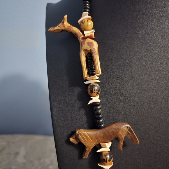 Carved Wooden Safari Animals Ceramic and Shell Beaded Necklace - Picture 4 of 5